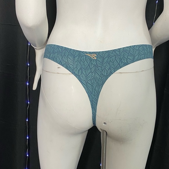 Thong Panties Bundle - Picture 9 of 9